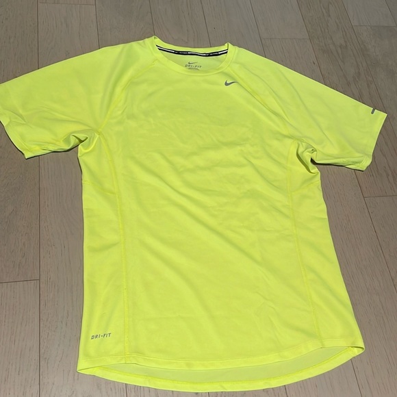 Men Nike T shirt - Picture 1 of 4